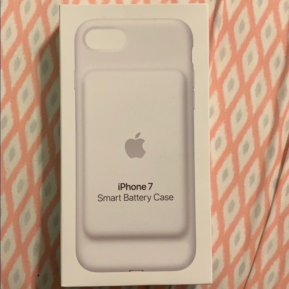 iPhone 7 charging case white